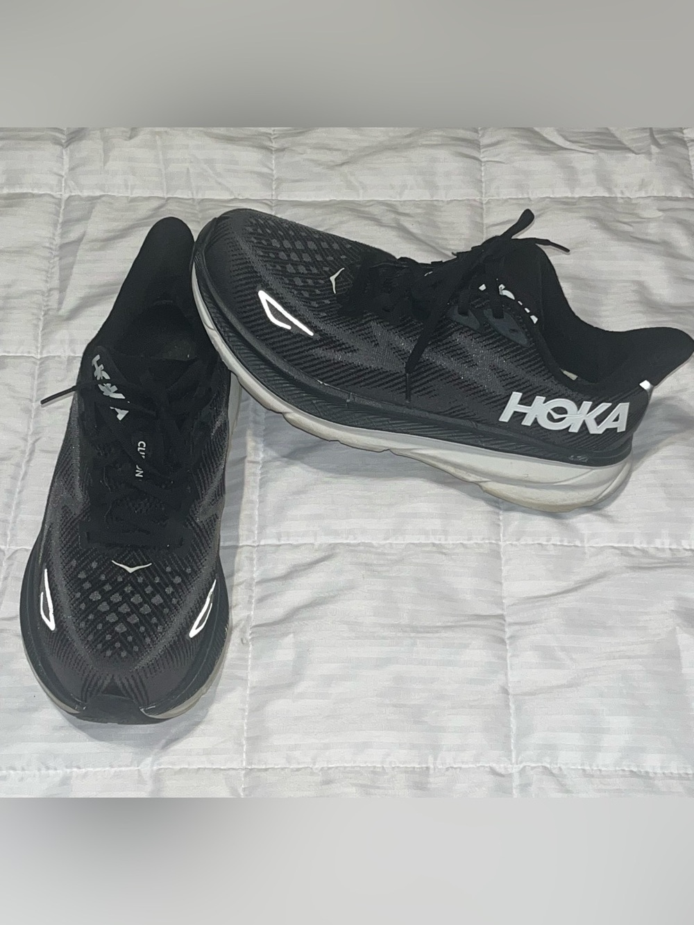 Hoka Clifton 9 Running Shoes Men's Size 10.5 2E Black Athletic Performance